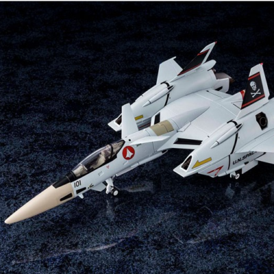 Macross Flash Back 2012 Complete Transformation VF-4A Lightning III w Hikaru Ichijyou Piloting