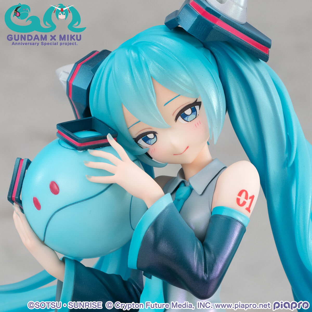 Lucrea Mobile Suit Gundam 45th Anniversary x Hatsune Miku x 00